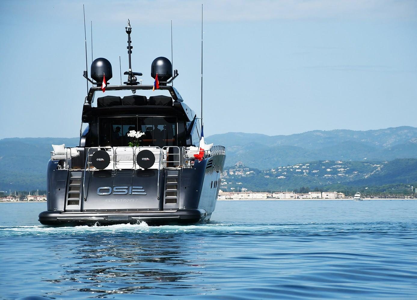 Leopard yacht 101